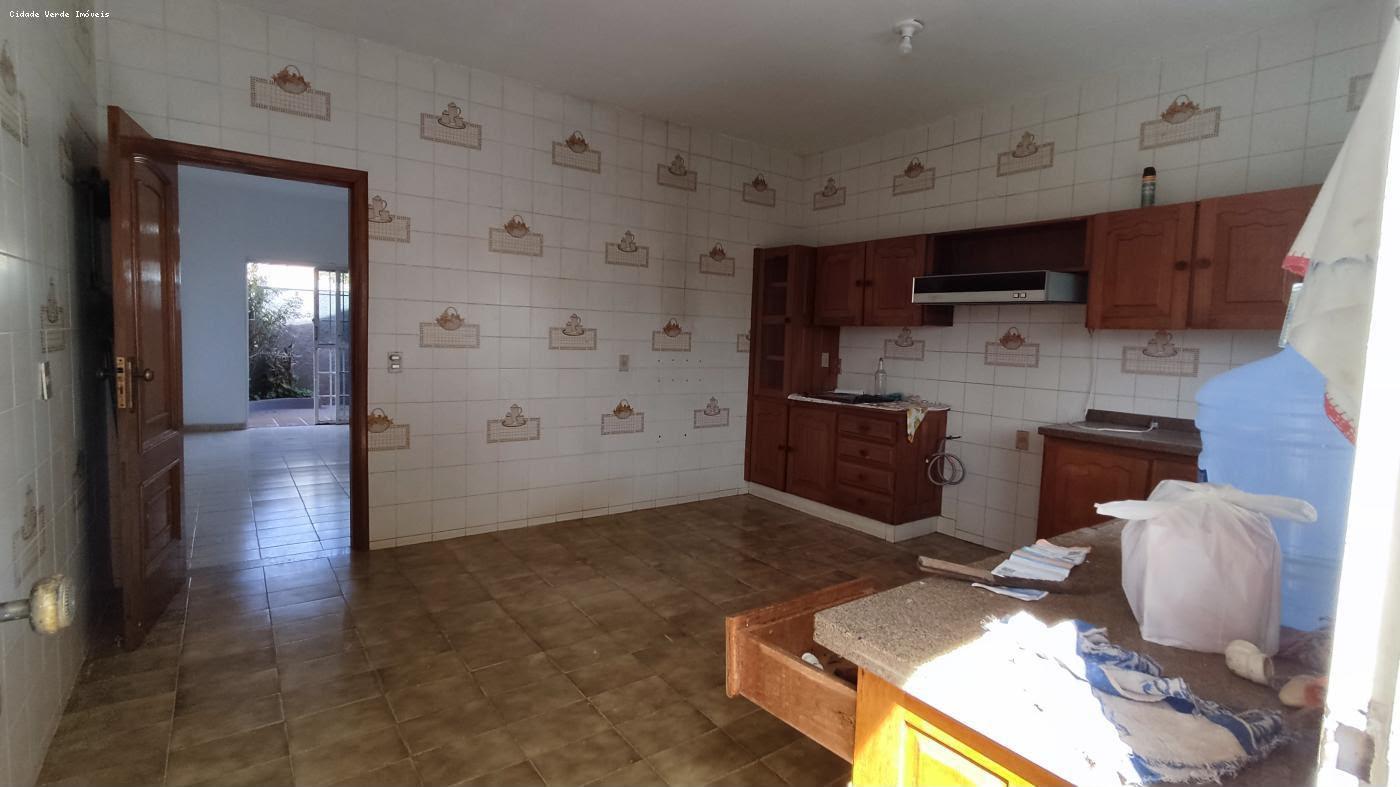 Casa ampla de esquina no Centro de Poconé – MT - Image# 10