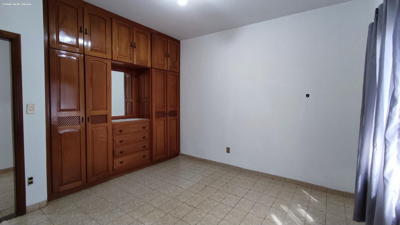 Casa ampla de esquina no Centro de Poconé – MT - Image# 14